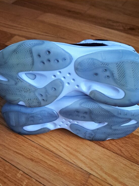 Air Jordan 11 CMFT Low Size 6.5Y Big Kids' Leather Shoes Sneakers DV2208-100 EUC - Picture 11 of 13